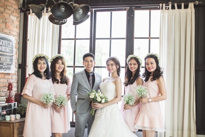 Mộng thấy mình đi chụp ảnh cưới với bạn thân