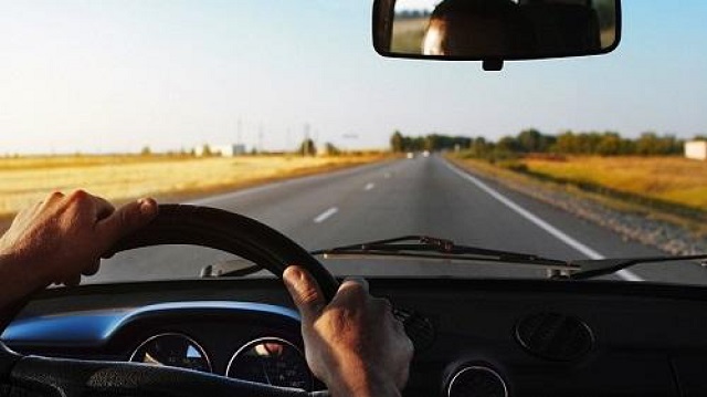 Mơ đi du lịch bằng ô tô đánh con gì là may mắn?