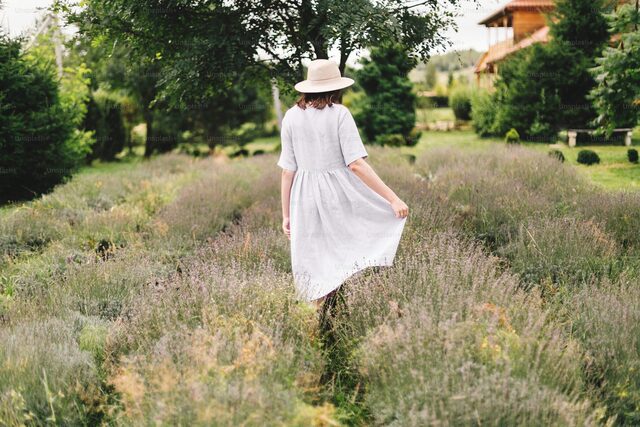 Mơ thấy gái thường mang theo nhiều điềm báo đặc biệt