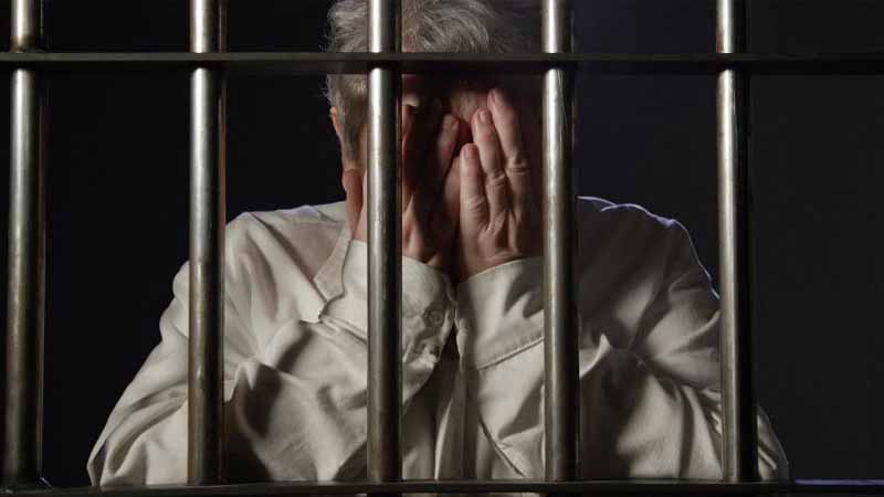 Ở tù số mấy? Luận giải giấc mơ thấy đi tù cực chuẩn từ chuyên gia 